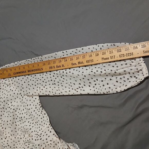 Fashion Collection XL NWOT Shorts Romper lined long-sleeved v-neck white w/black - Picture 16 of 16